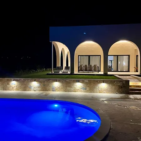 Selena Front Loft - With Private Pool & Garden Vilă Episkopi-Chania