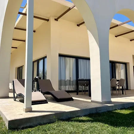 Selena Front Loft - With Private Pool & Garden Villa