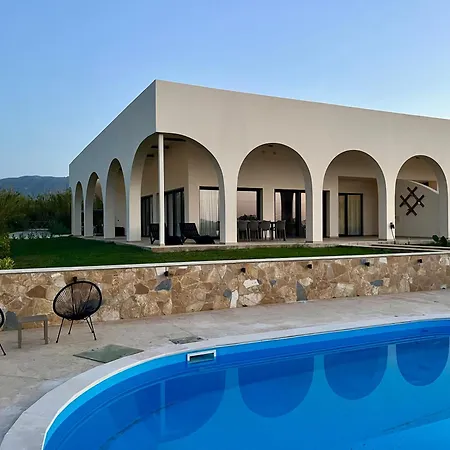 Villa Selena Front Loft - With Private Pool & Garden