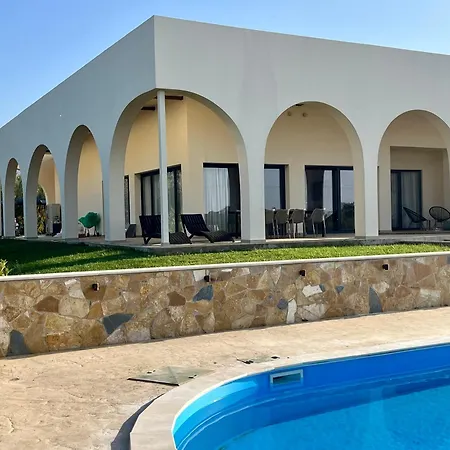 Villa Selena Front Loft - With Private Pool & Garden *